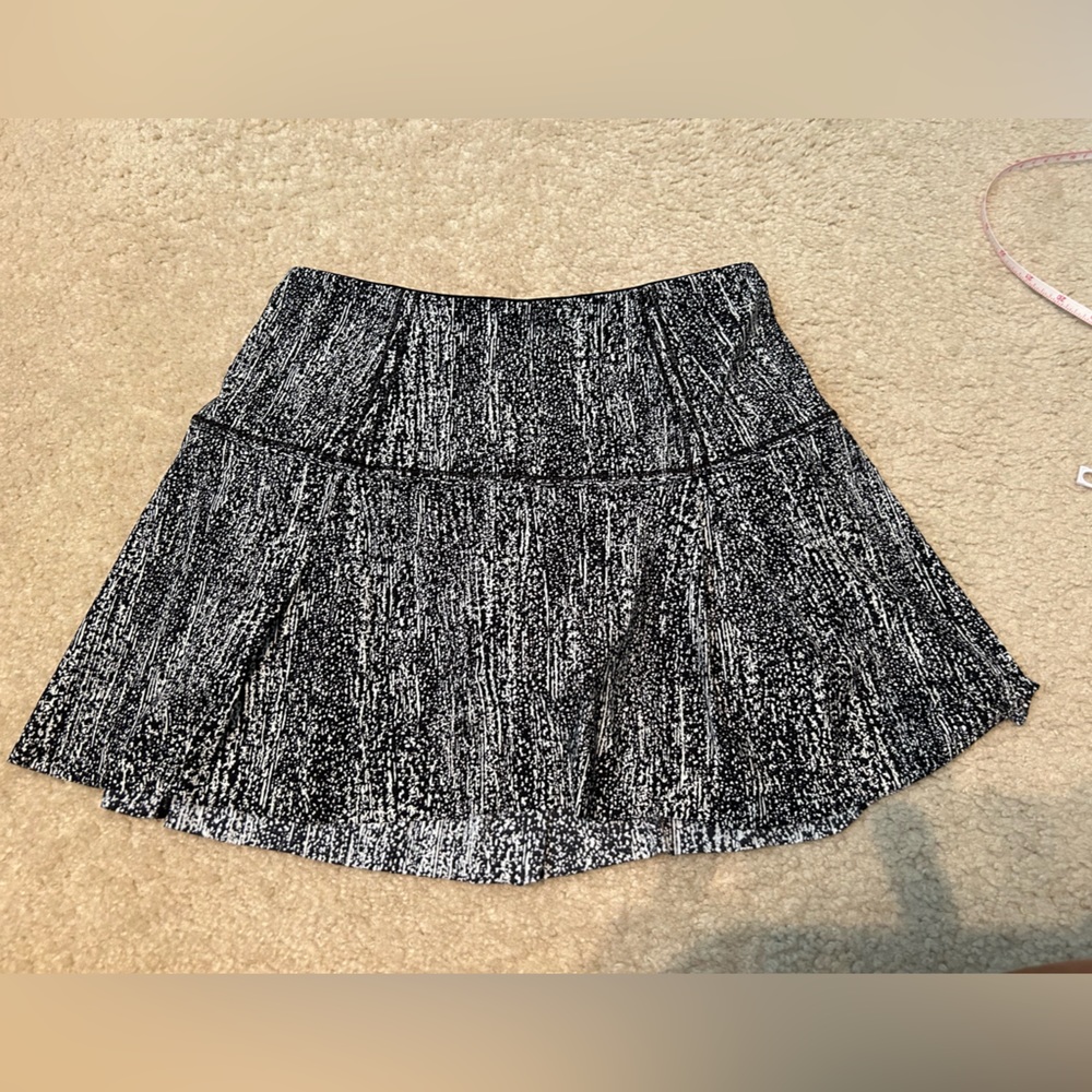 Lululemon Lost In Pace Skirt size 4Reg